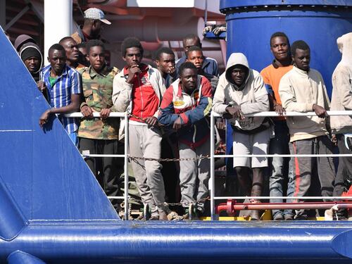 Migranti, sotto sequestro due centri d'accoglienza a Benevento
