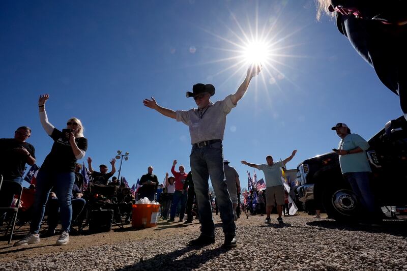 "Take Our Border Back": la marcia del patrioti per i confini Usa 12