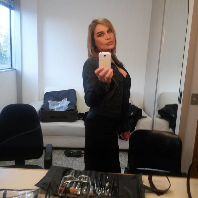 Lory Del Santo sexy e creativa 22