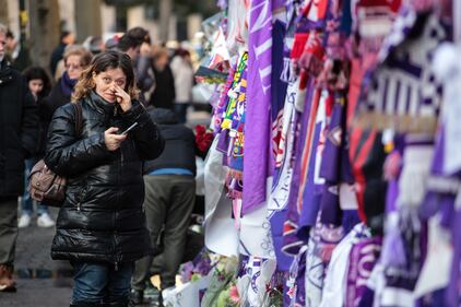 L'ultimo saluto ad Astori: i tifosi della Fiorentina in massa a Coverciano 4