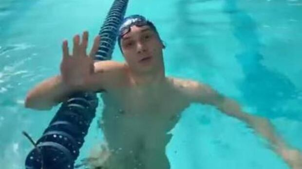 La rinascita di Manuel tornato in piscina: "Acqua, che emozione"