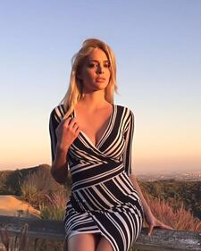 Ria Antoniou bollente per il calendario For Men 2018 14