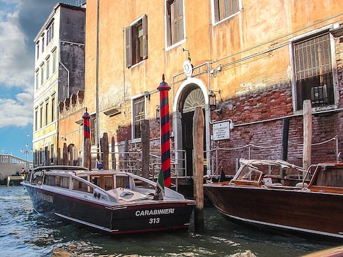 Venezia, incidente fra due barche. C'è un disperso