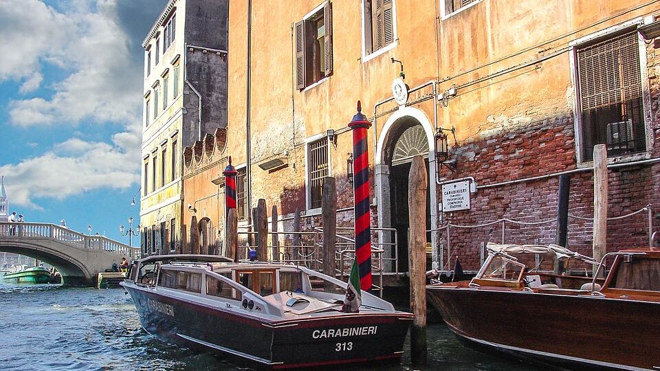 Venezia, incidente fra due barche. C'è un disperso