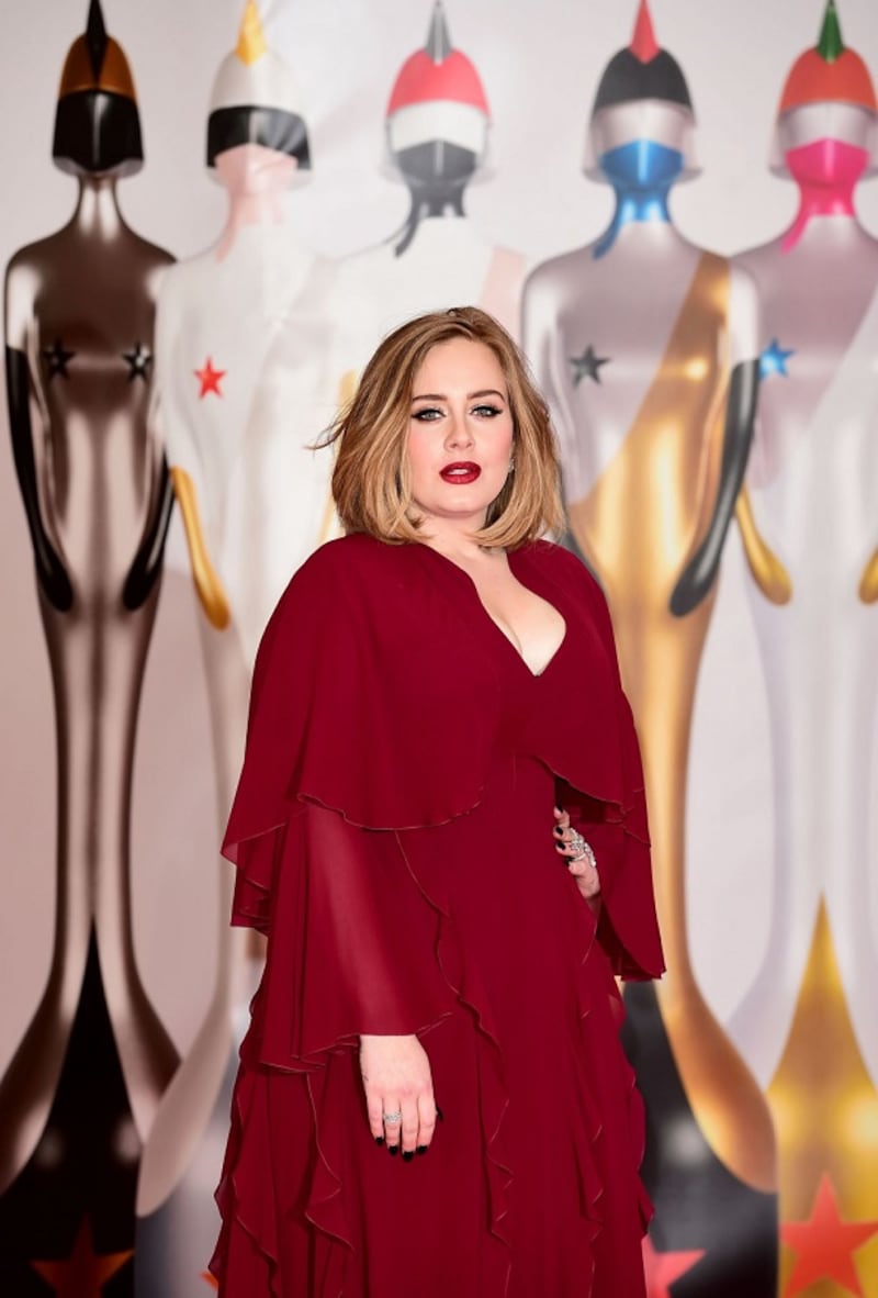 Adele, la regina dei Brit Awards 2016: foto 8