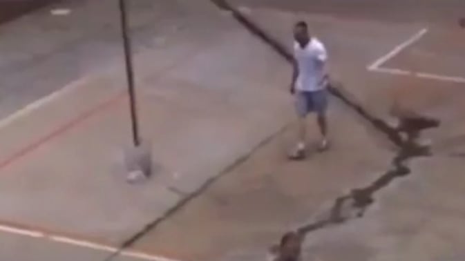 Così Pistorius ammazza il tempo: una partita a calcetto in prigione