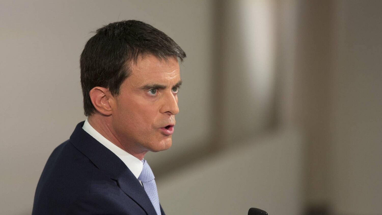 In Francia si consuma la rottura tra Valls e il Partito socialista
