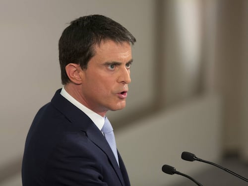 L'ammissione di Valls: "L'islam ha un ruolo eccessivo. Francia in crisi di autorità"