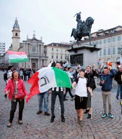 Juventus, anche i tifosi fanno festa: ecco tutte le immagini 9