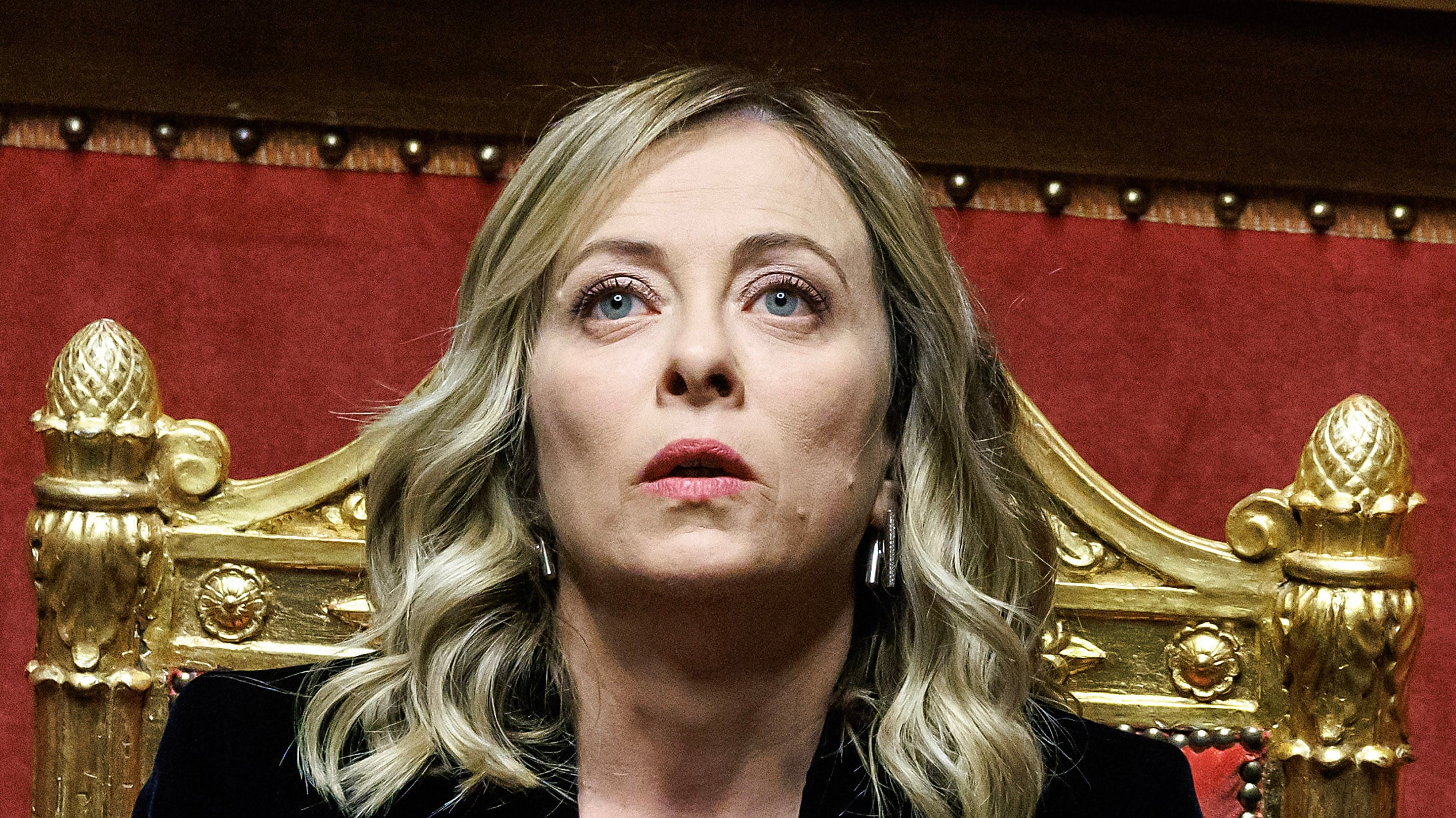 Meloni e la strategia del silenzio: Salvini non c'è, lei lo "omette"
