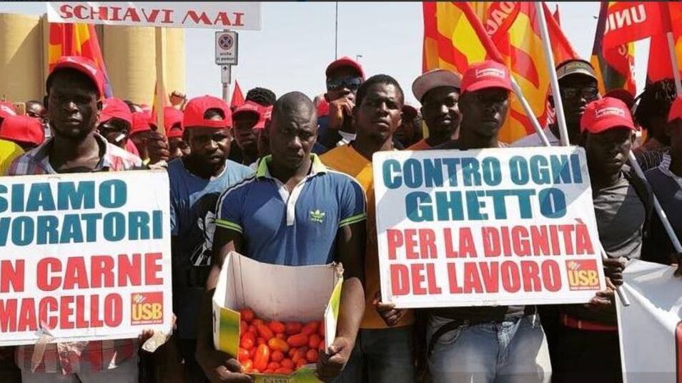 Protesta nei campi: «Mai più schiavi»