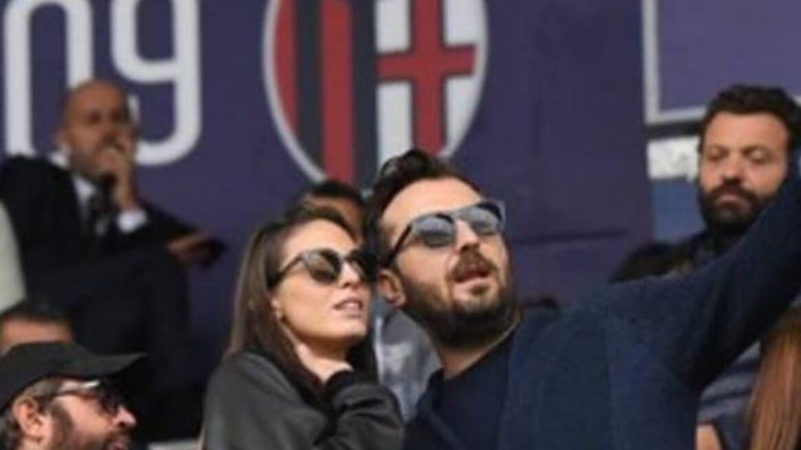Cesare Cremonini ad alta quota con la nuova fiamma Martina