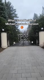 Le immagini della villa abbandonata di Michael Jordan a Chicago 1