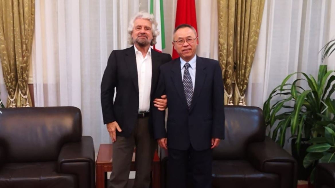 Ecco chi ci vuole far diventare un feudo della Cina comunista