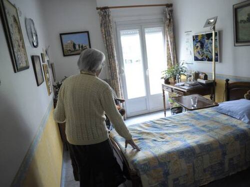 Straniero rapina in casa una 74enne ed aggredisce agenti, arrestato