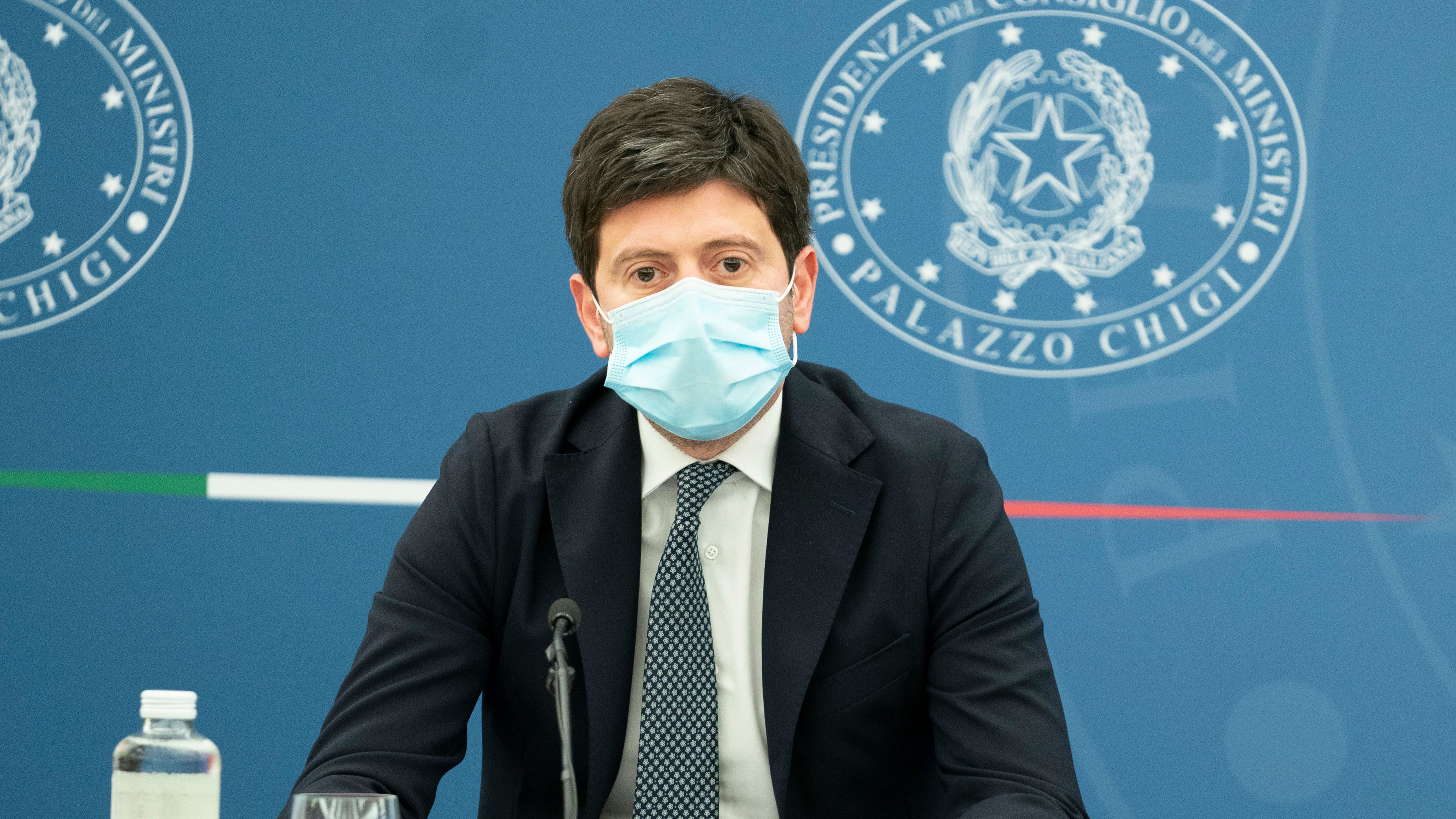 Speranza l'ha fatta grossa, i vaccini scaduti e Cingolani: quindi, oggi...