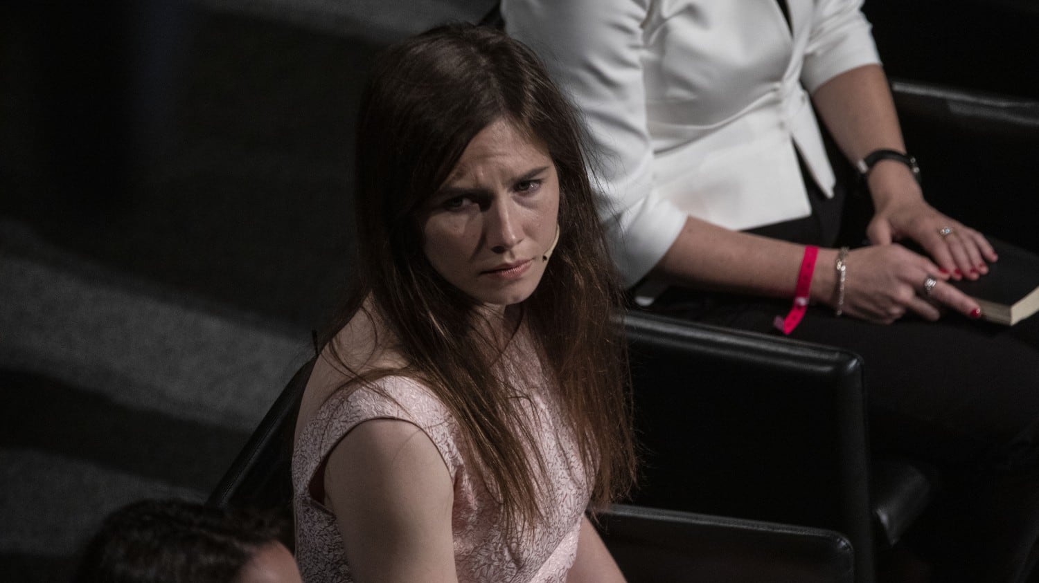 Amanda Knox sul carabiniere ucciso: "Sospendo giudizio ma processo sia in tribunale"