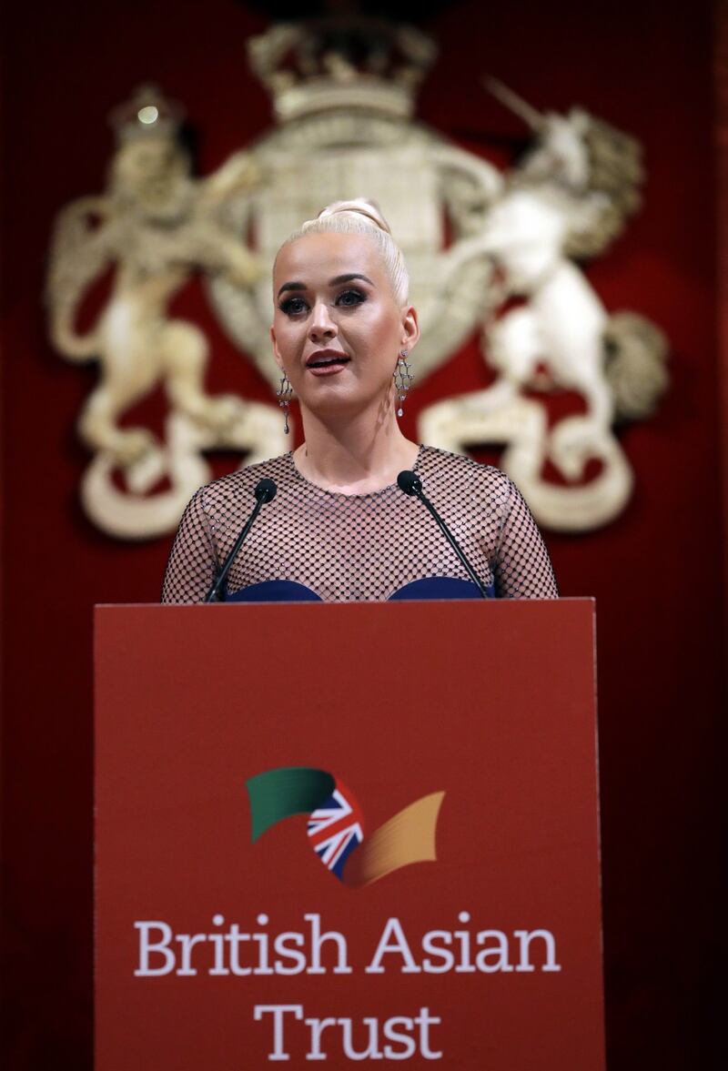 Il Principe Carlo e Katy Perry in foto 3