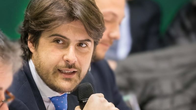 Buffagni: "La nuova norma sulle auto aziendali non mi piace"