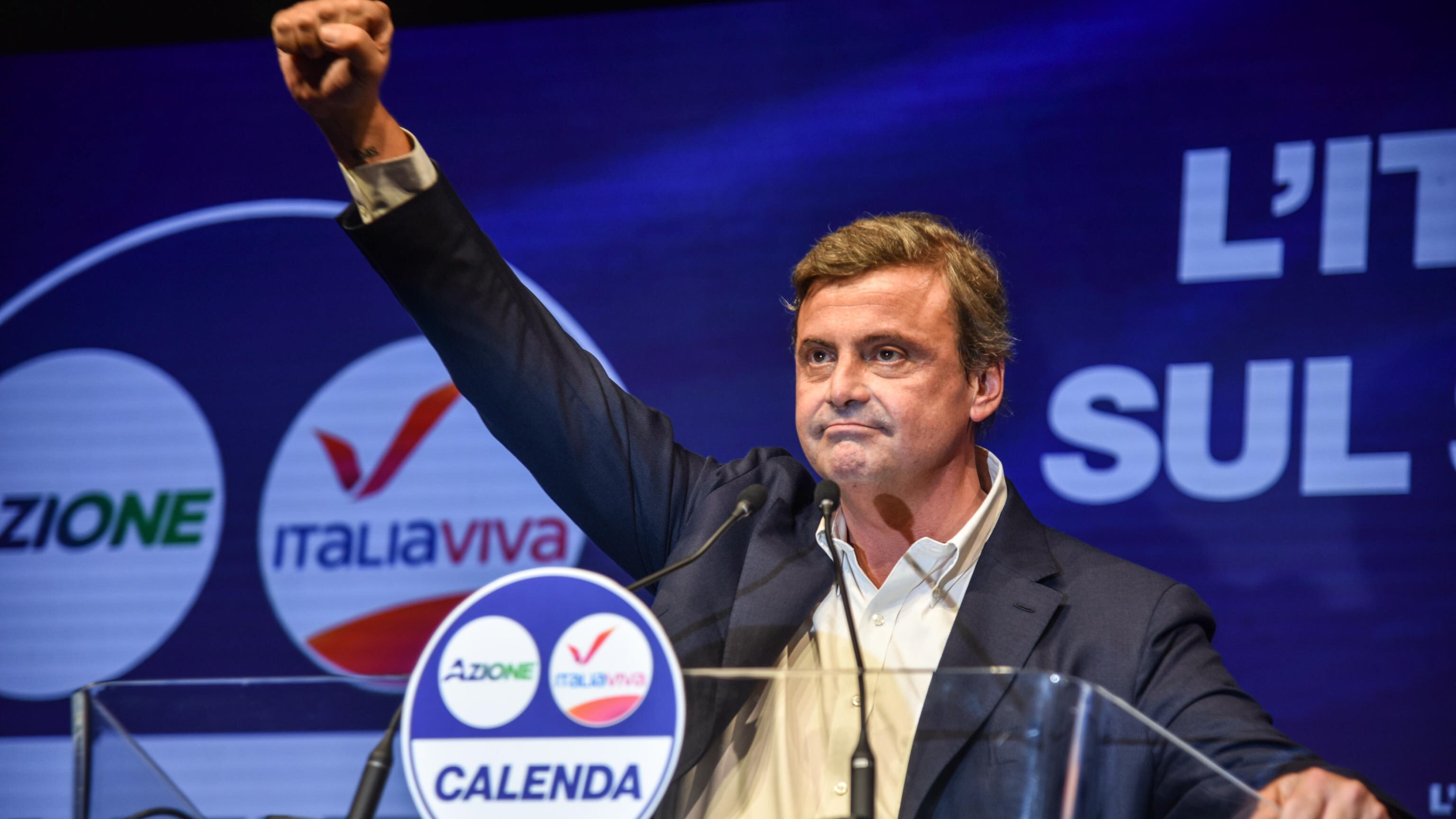 Calenda si arrampica sugli specchi: "Draghi non poteva dire altro"