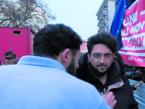 Follia in piazza dei pro Pal, il figlio di Hannoun insulta la Meloni