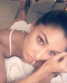 Belen Rodriguez hot, il selfie sexy nel backstage 20