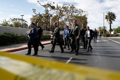 Sparatoria in una chiesa della California, arrestato un uomo di 60 anni 9