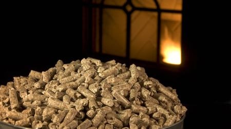 Sequestrato pellet con sostanze cancerogene, pericolo per la salute
