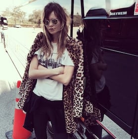 Behati Prinsloo: gli scatti hot che fanno impazzire Adam Levine 5