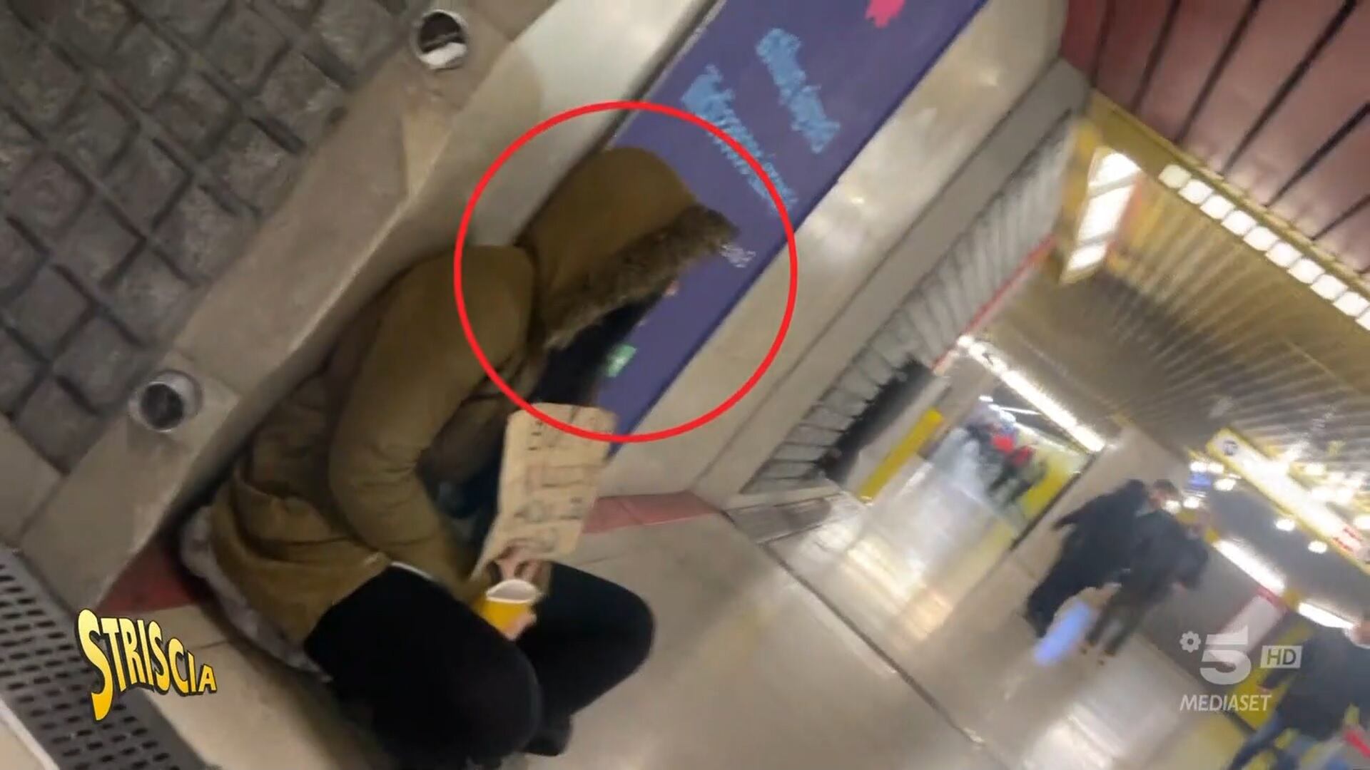 Sentinelle e tecniche di furto, così le borseggiatrici continuano a colpire nella metro di Milano