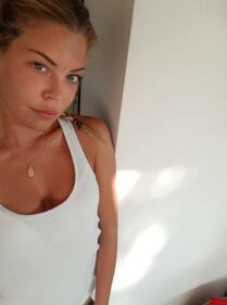Costanza Caracciolo sexy in costume 10