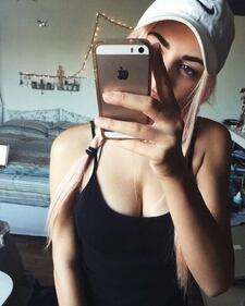 Roshelle sexy sulla copertina dell'inedito 24