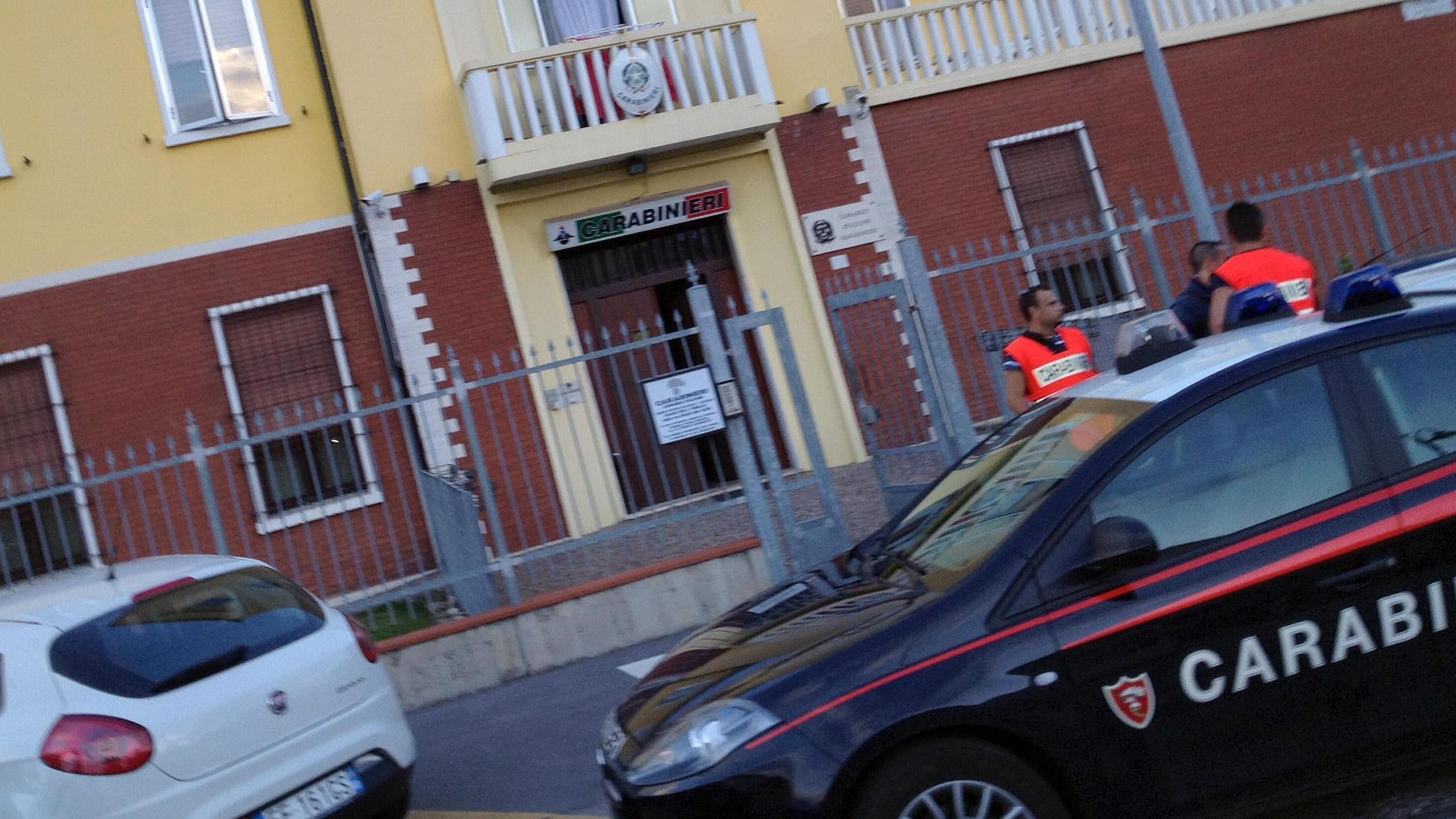 Uccide il comandante e la moglie Carabiniere suicida in caserma