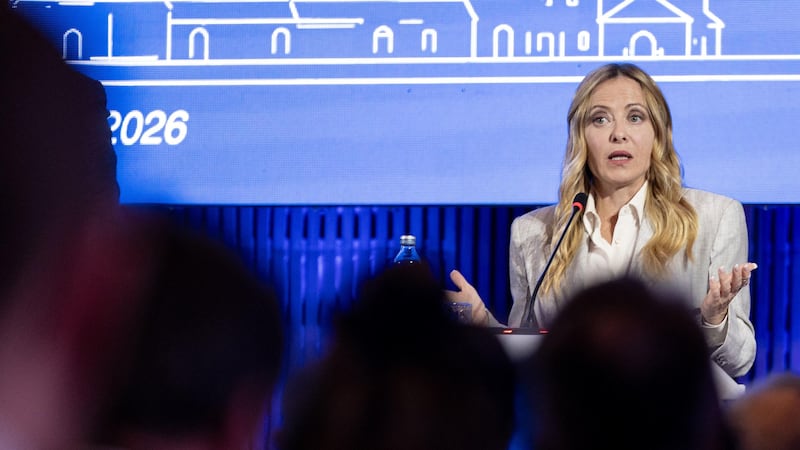 Carburanti, Meloni: “Pronti a intervenire sulle accise”. E sulla flessibilità ora l’Ue apre