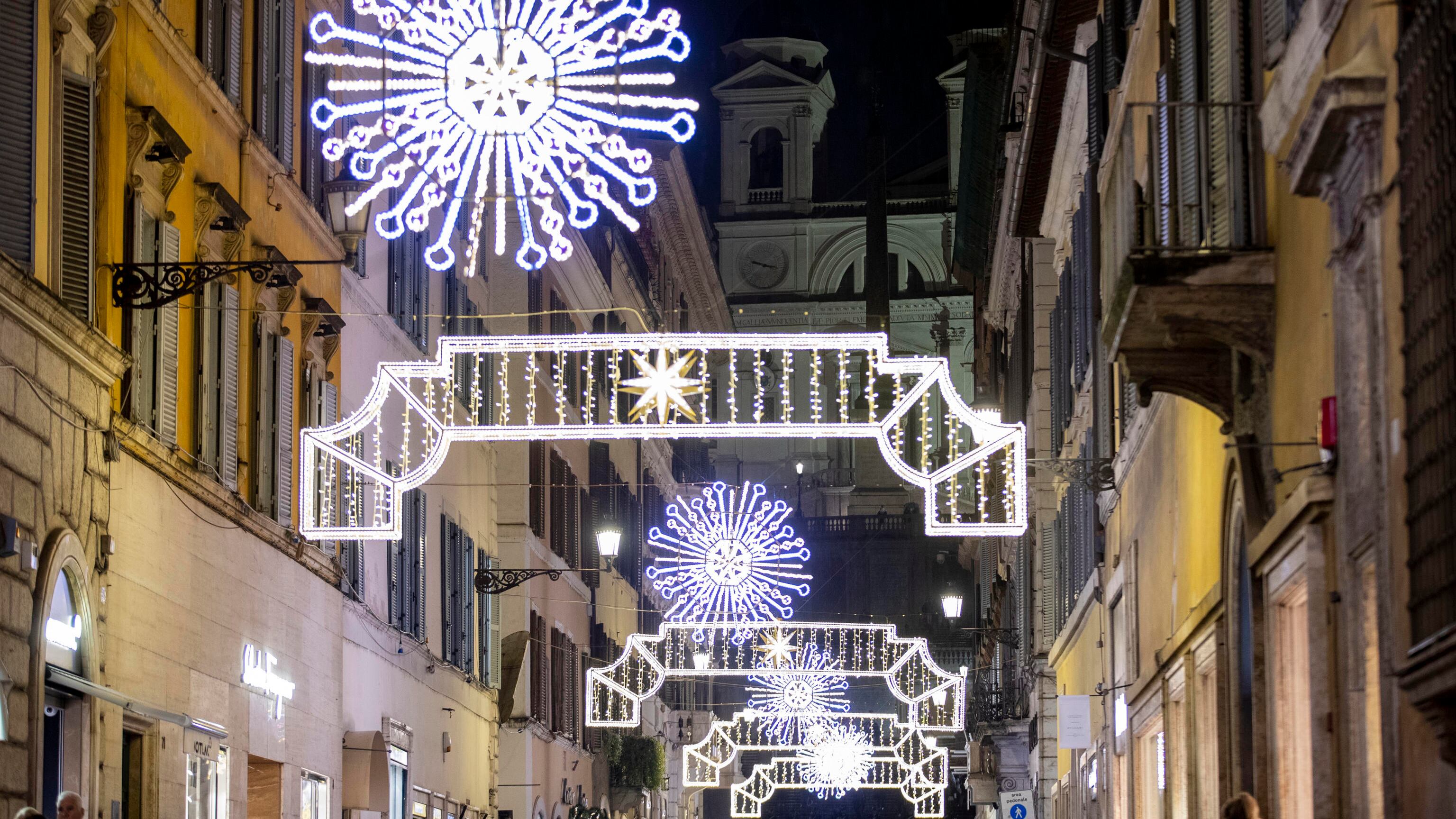Pattini a rotelle e led: mercatini sottotono