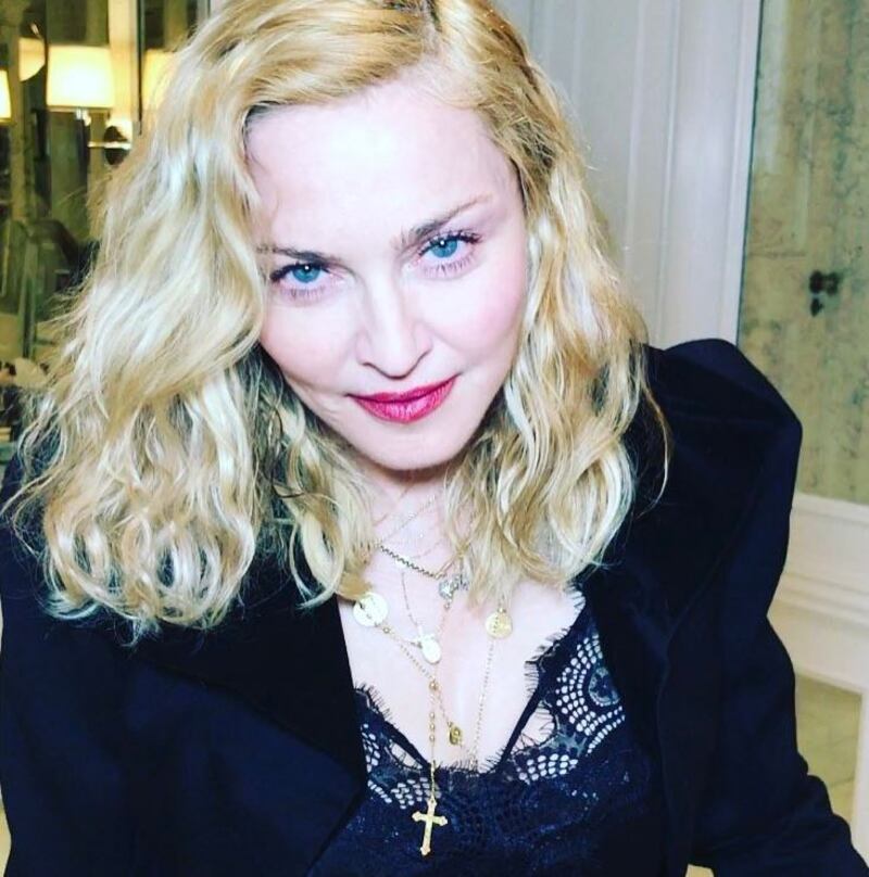 Madonna e Sharon Stone: sexy dive a confronto 4