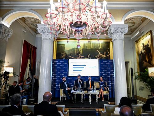 Cernobbio “promuove” stabilità e governo