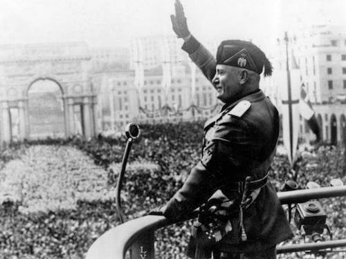 Sondrio, busto del Duce "sopravvissuto" all'Anpi