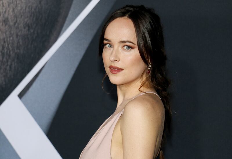 Dakota Johnson hot, sexy per "50 Sfumature di Nero" 7