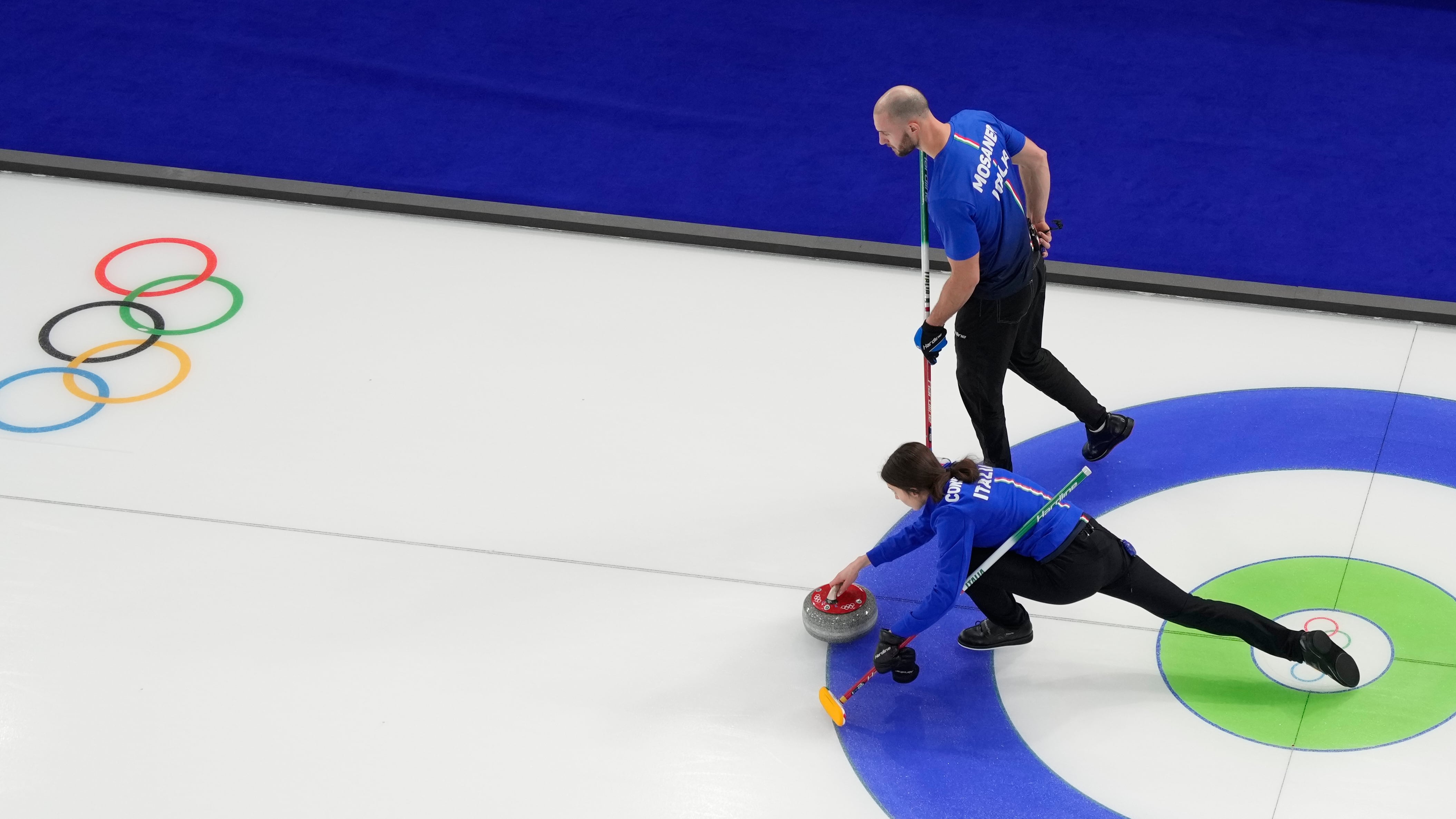 Milano-Cortina, finisce il sogno dell’Italia di curling: gli Stati Uniti si qualificano alla finale