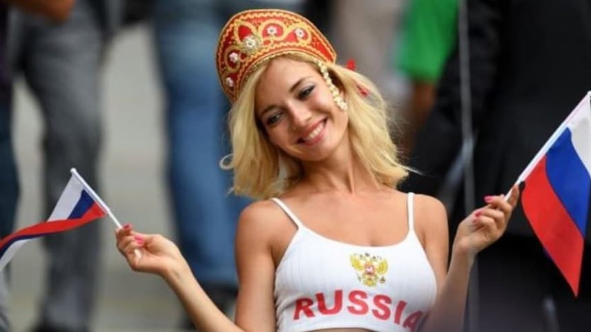 Mondiali 2018, la Fifa attacca le emittenti tv: "Basta riprendere le donne sexy"