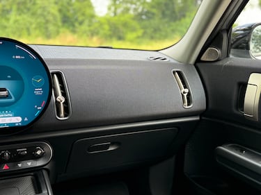MINI Countryman 2024: guarda la gallery del crossover mild-hybrid premium 17
