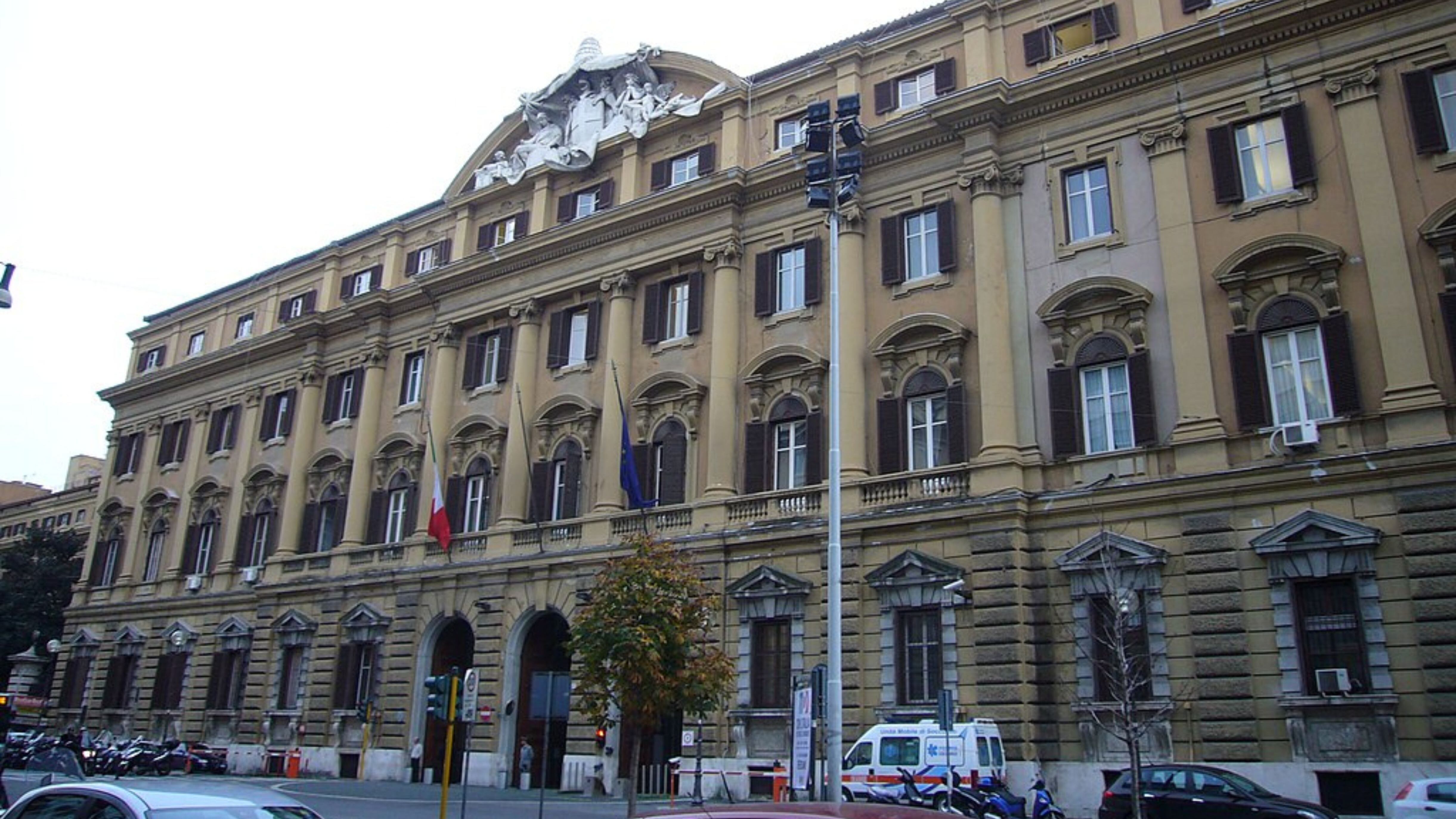 Il Paese tornato in serie A lancia il Btp Valore