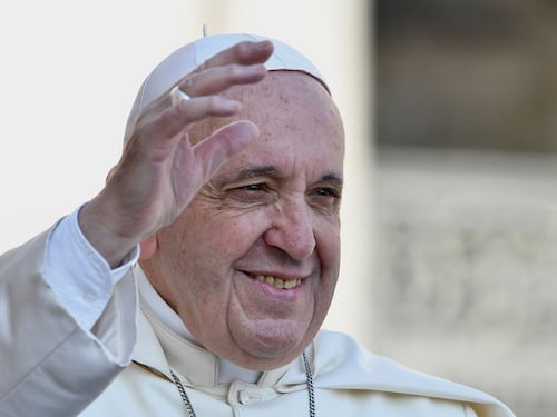 Papa Francesco regala gelati ai migranti della Diciotti accolti dalla Chiesa