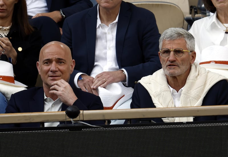 Parata di vip al Roland Garros per la finale tra Alcaraz e Sinner: le immagini più belle 24