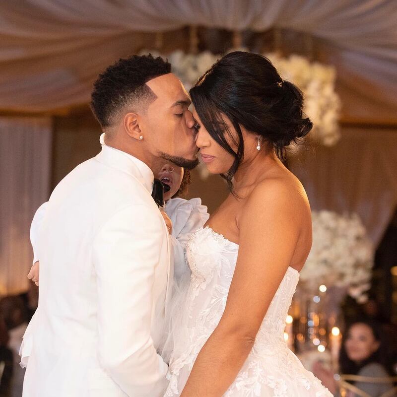 Kim Kardashian e Kanye West in ritardo restano in piedi al matrimonio di Chance the Rapper 4