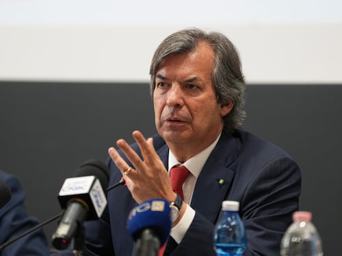 Mps, Delfin dice sì all’Opa Intesa. Per Messina vittoria più vicina