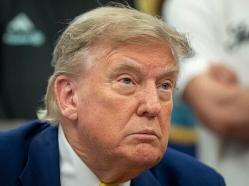 Il regime a un bivio dopo il pressing Usa. Due le alternative: trattare o capitolare