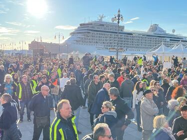 15mila manifestanti a Trieste contro il Green pass: con loro i portuali 1