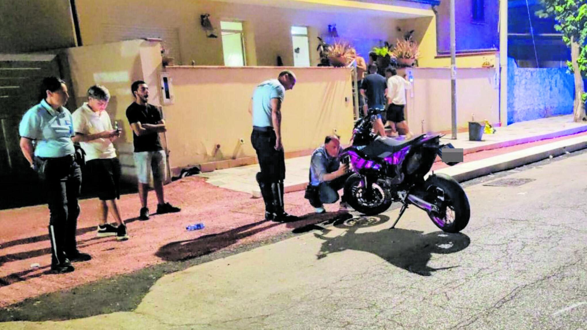 Impenna, perde il controllo della moto e uccide una quindicenne